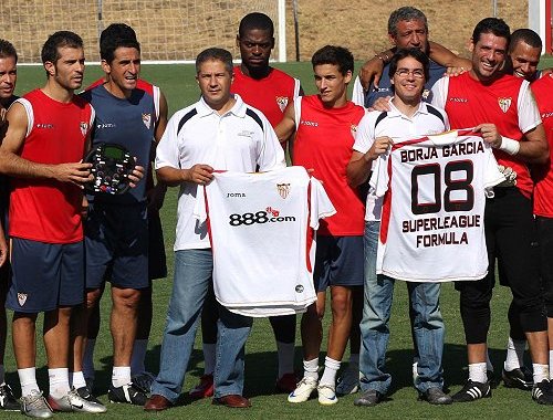 Een Spaans talent, Spaans raceteam en een Spaanse voetclub...